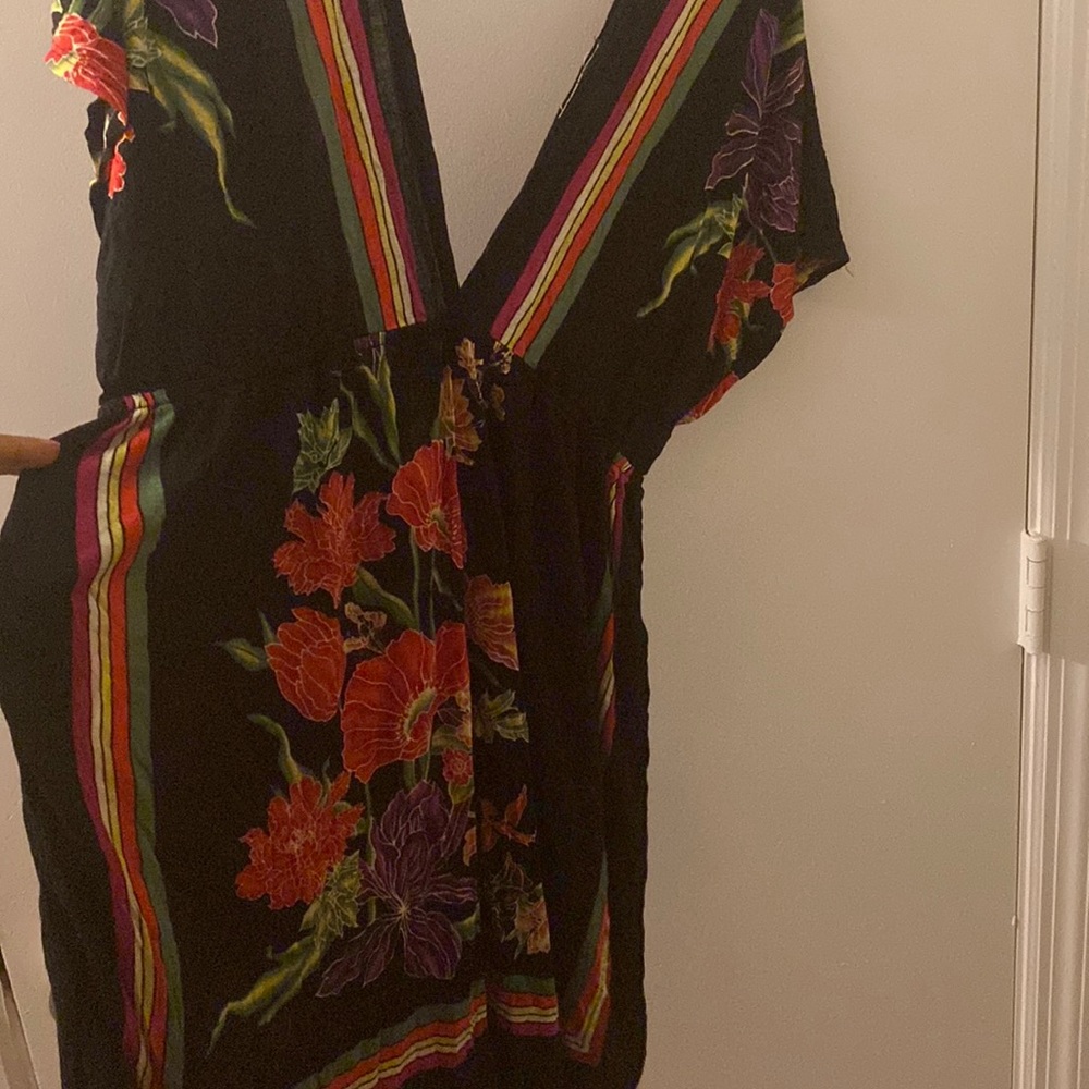 V-cut flower dress